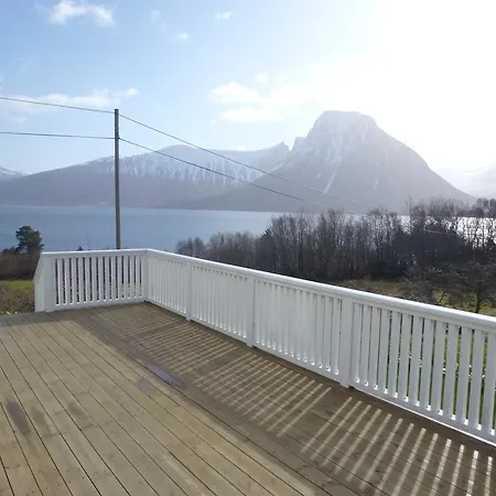 Holiday home Hjorungneset